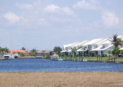 Canal-Condos,-Punta-Gorda-Florida